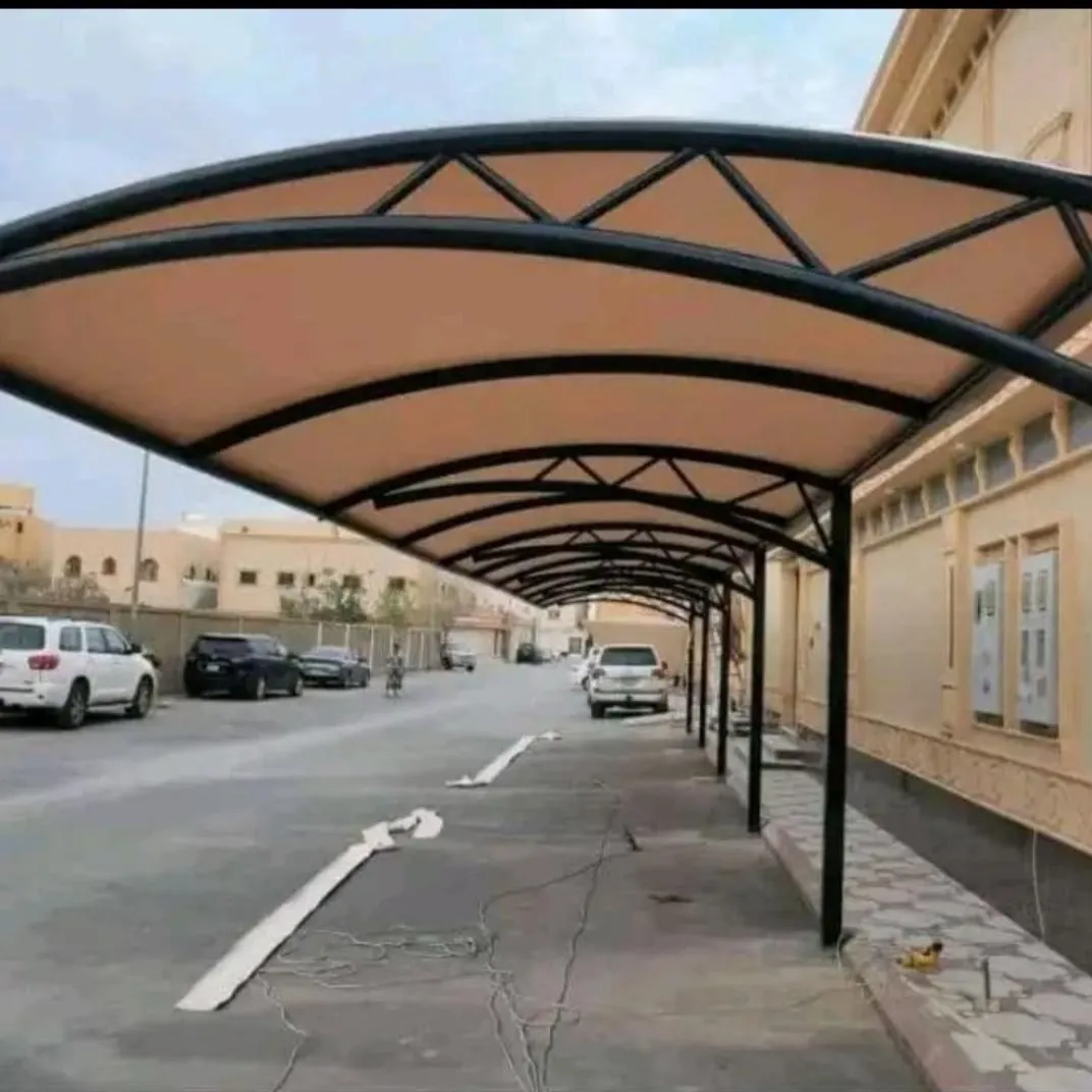 ممر مواقف مقوس — مجمع سكني