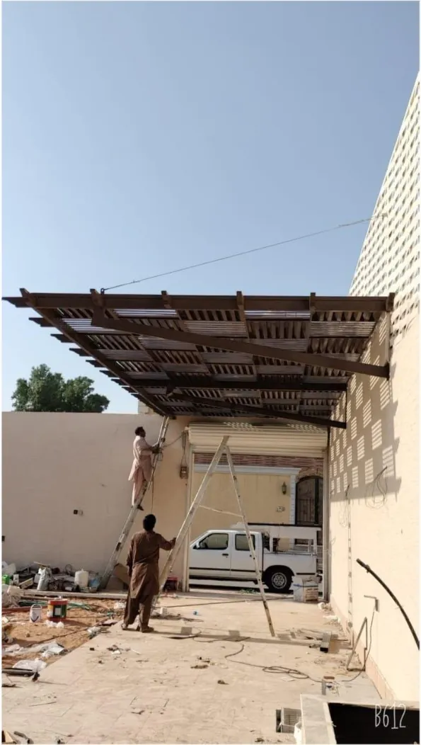 مظلات خشبية